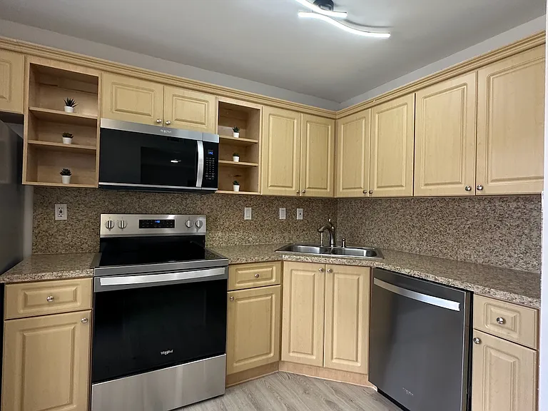 8211 NW 191st St #3-C — Photo 5