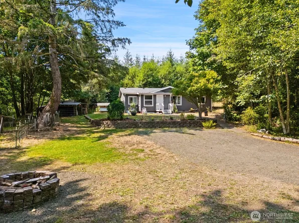960 E Dawn Drive, Allyn, WA 98524