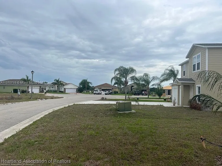 1452 Stone Ridge Cir — Photo 18