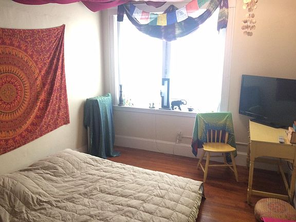 2nd image of 8 Russell St #12C