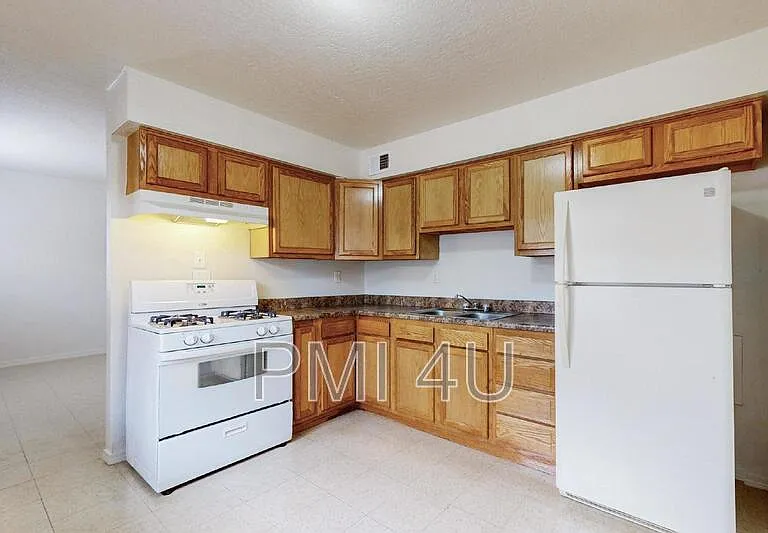233 Tennessee St NE #D — Photo 1