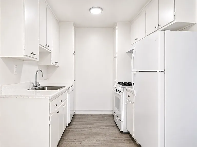 18100 Roscoe Blvd Northridge, CA 91325 — Photo 11