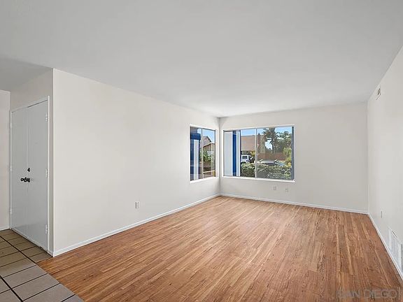 5th image of 8994 Covina St