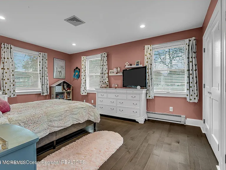 515 Monmouth Rd — Photo 13