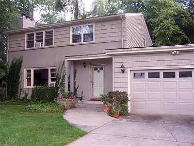 1st image of 1660 Park Dr