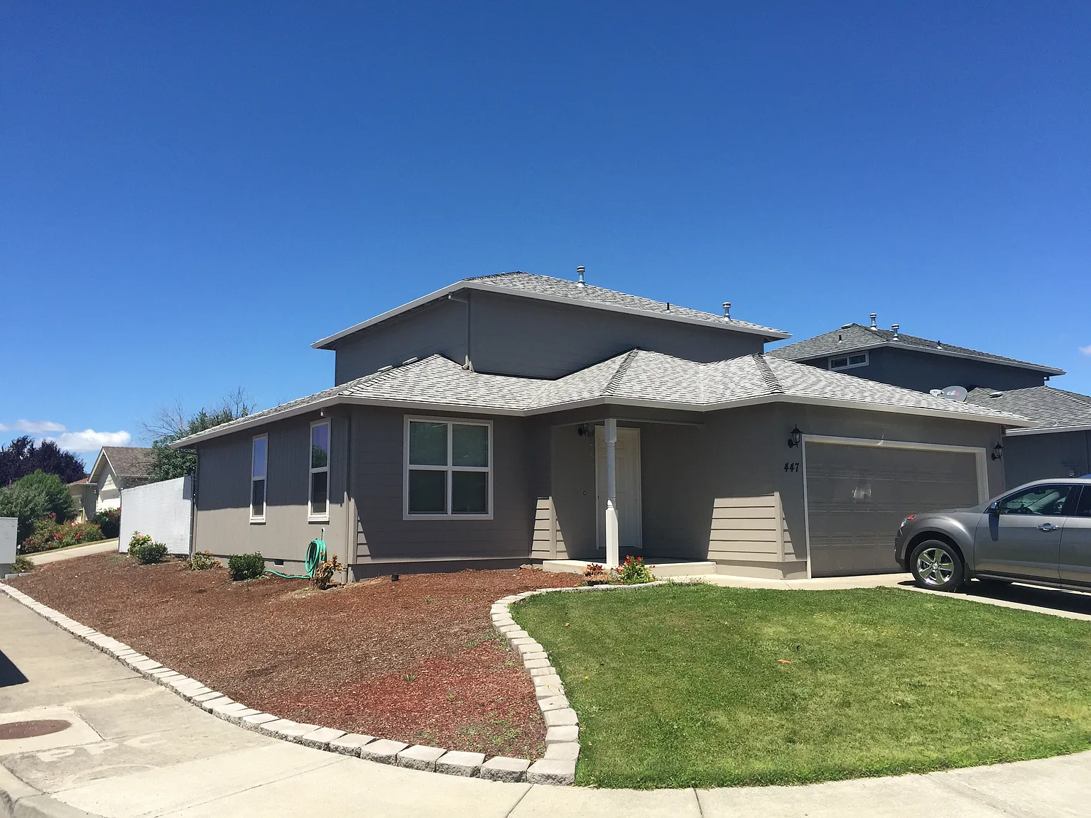 447 Saint Clair Way photo 1