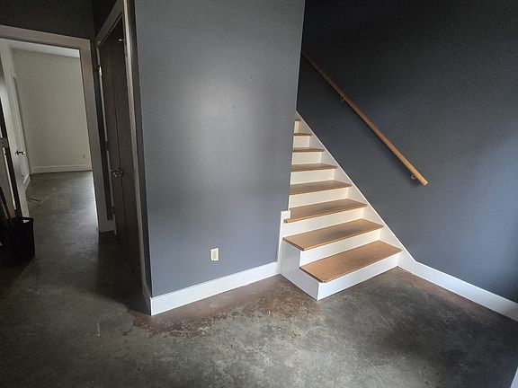 3rd image of 102 Vertical Lofts Dr