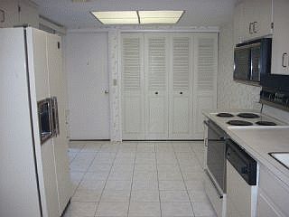 4th image of 7922 Sandpoint Blvd