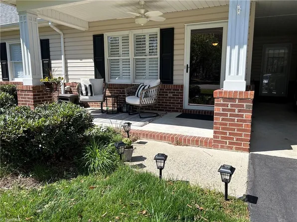 1776 Inglebrook Trl, Mount Airy, NC 27030