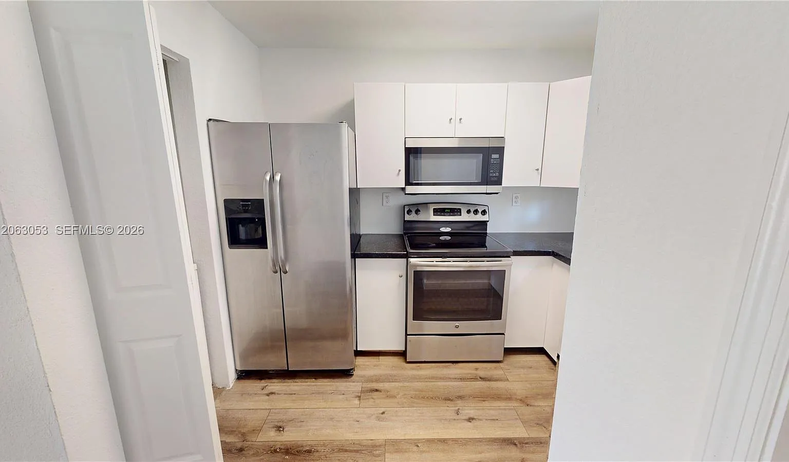 Aqua Vista Townhomes Cond — Photo 1
