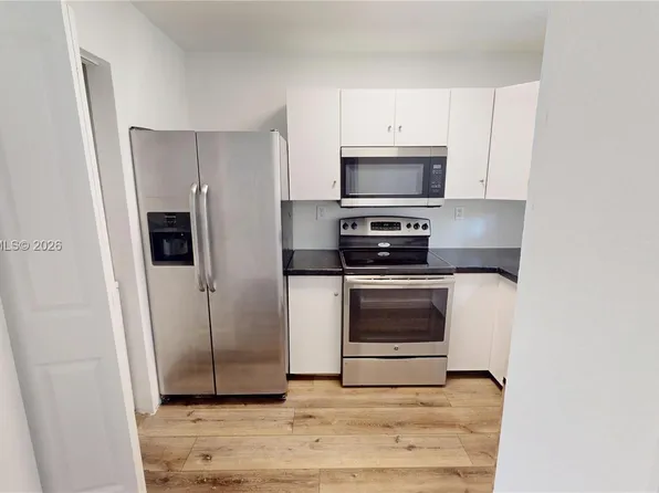 2084 NE 167th St #2102, North Miami Beach, FL 33162