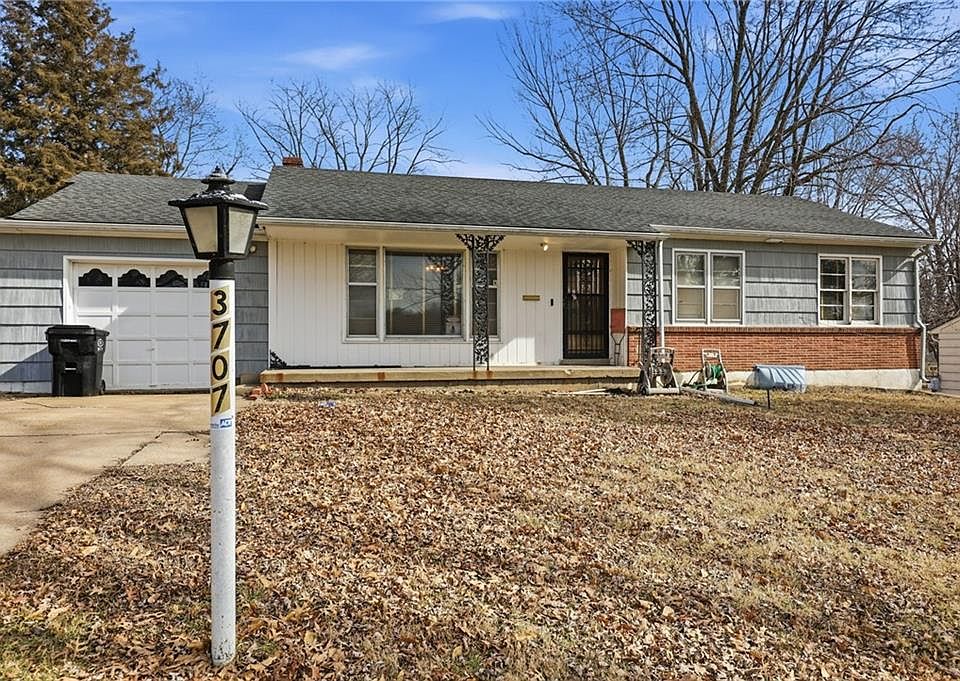 1st image of 3707 S Canterbury Pl