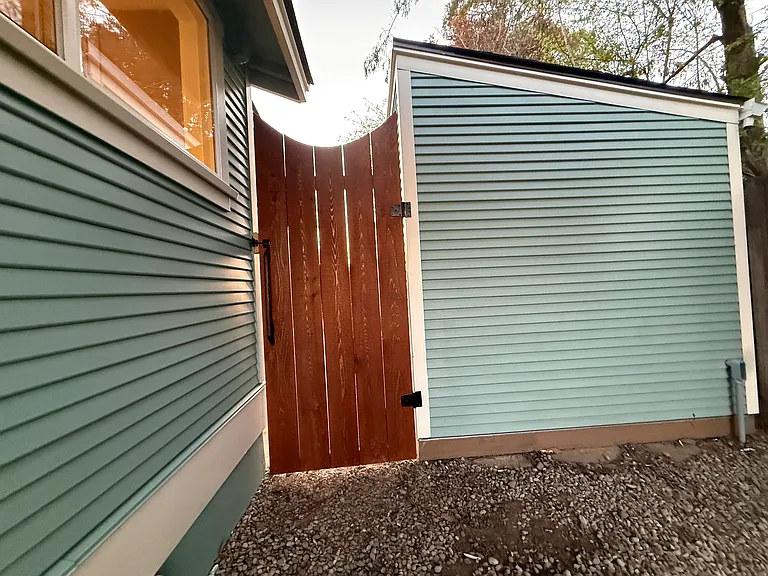 414 Newtown St — Photo 20