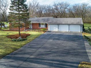 7605 S Meadow Ln, Cary, IL 60013