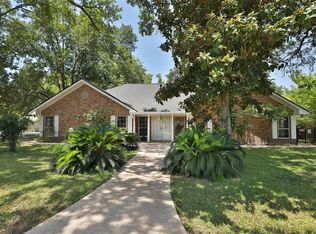748 James St, Tomball, TX 77375