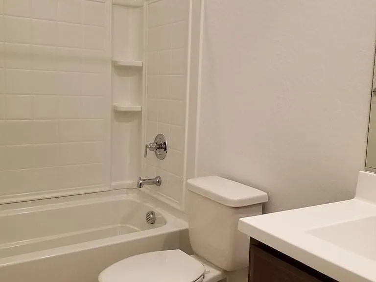 1329 E Glass Ln — Photo 7