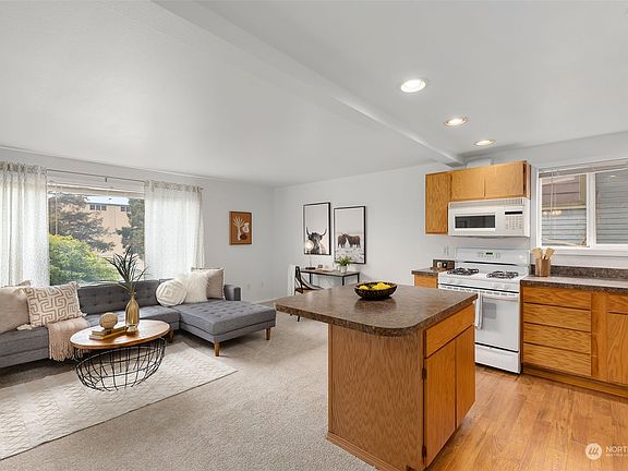 4th image of 2609 W Marine View Drive #4