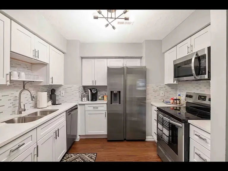4534 Montgomery Way — Photo 5