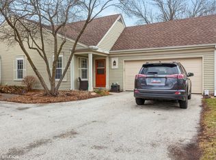 1073 Oswego Rd, Naperville, IL 60540