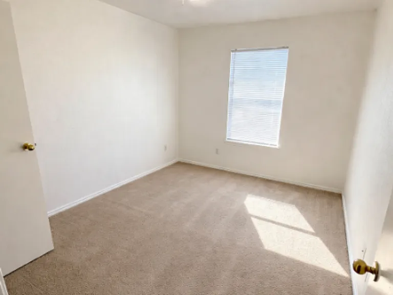 5704 Greengate Dr #D — Photo 7