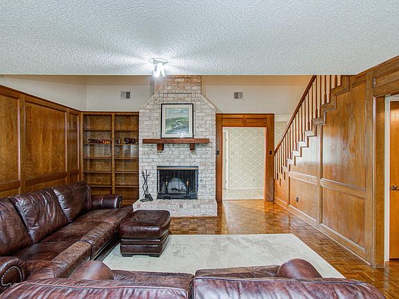 5th image of 15413 Chichester Ln