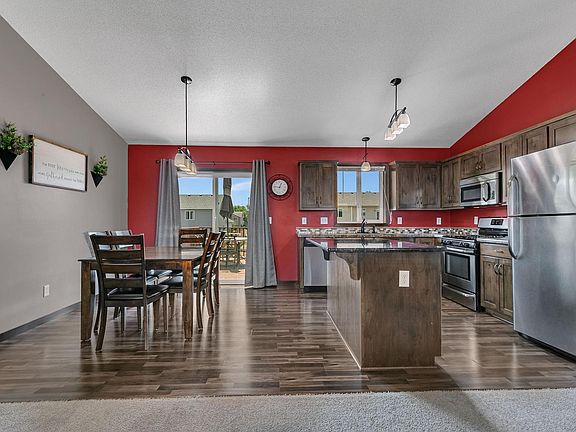 4th image of 908 5th St NE