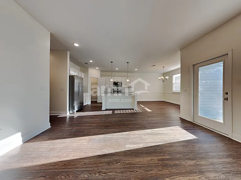 533 Lateleaf Dr — Photo 5