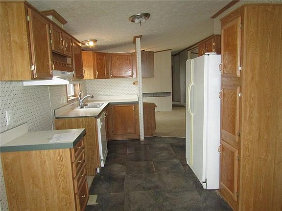 4th image of 812 Central Ave