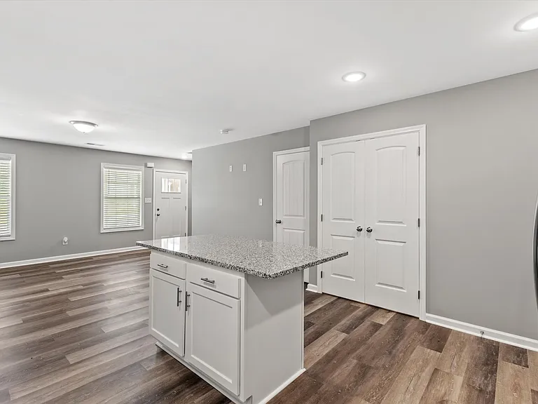 2015 Dolly Dr — Photo 9