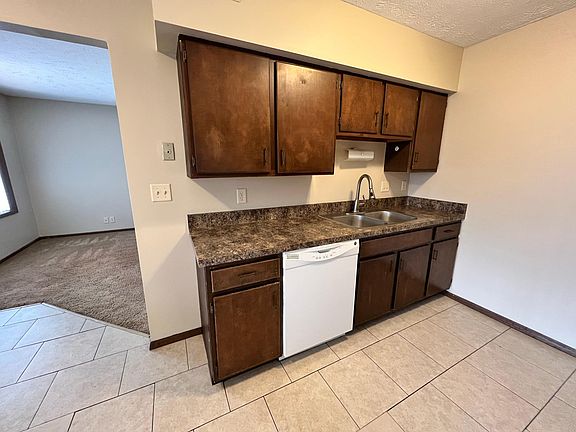 5th image of 3-1843 Knox St #3