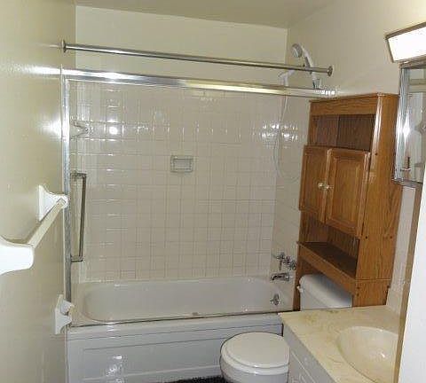 2nd image of 528 Adrian Ct