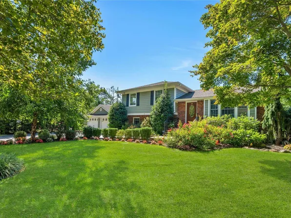 17 Meadow Lark Drive, East Northport, NY 11731