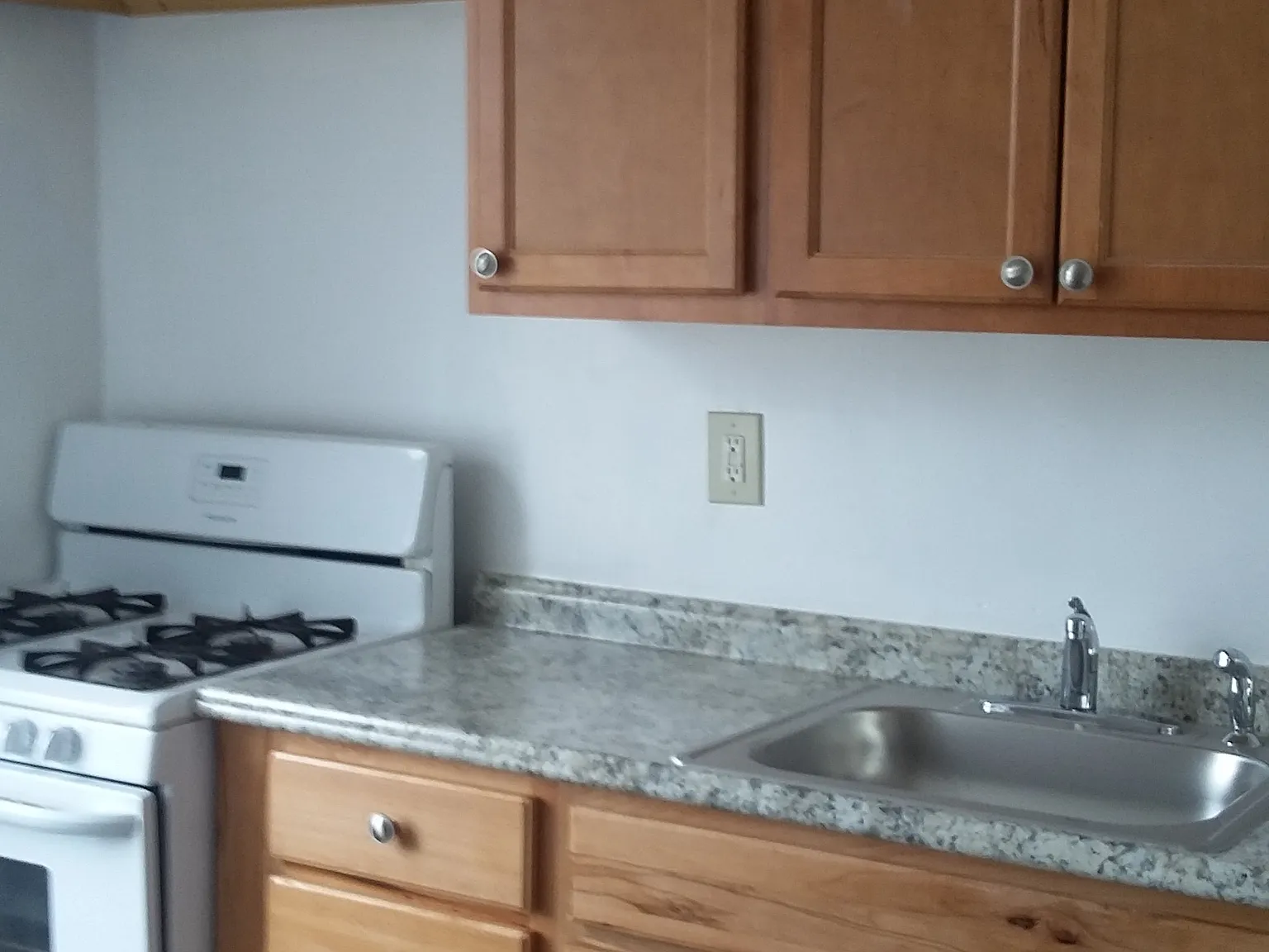 Studio, 650 sqft, $1,050 — Photo 4