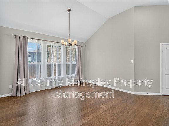 5th image of 1602 Emerald Brook Ct