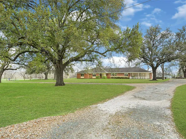 1111 Edgewood Dr, Richmond, TX 77406