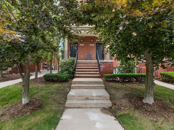 3103 Camden Dr, Troy, MI 48084