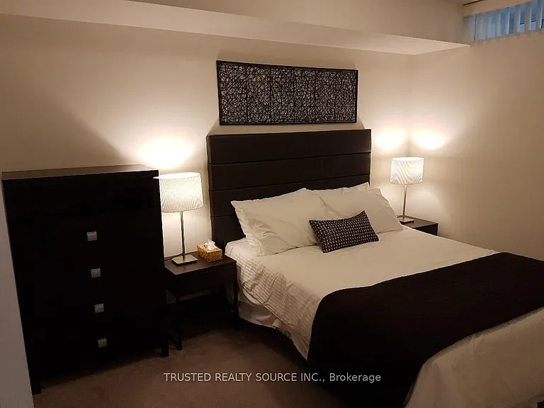 43 Eglinton Ave E #1808 — Photo 10