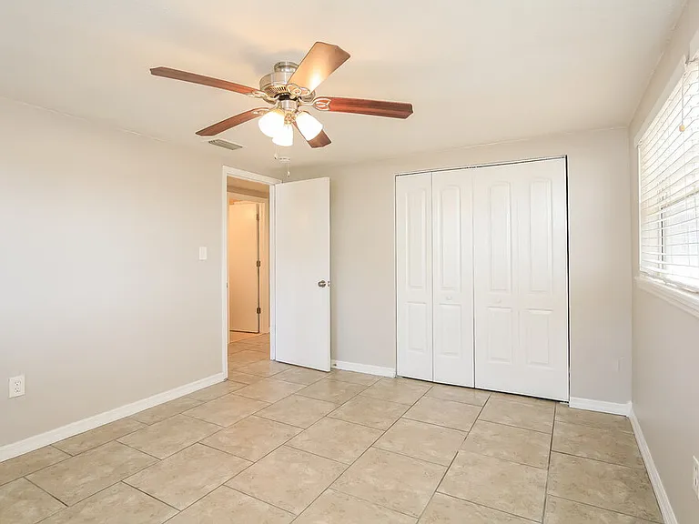 10426 Syringa Ct — Photo 11