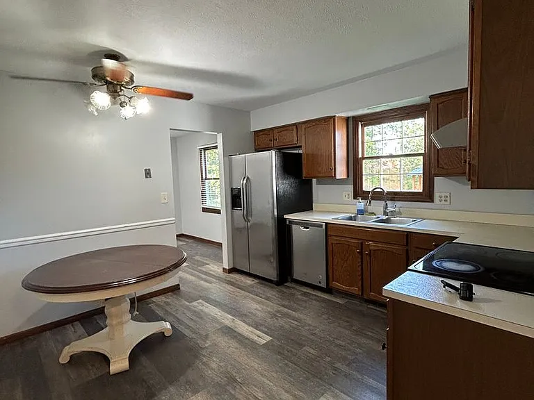 8659 Groveside Dr — Photo 7