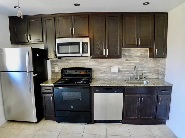 1094 Mountain Ave #2 — Photo 4