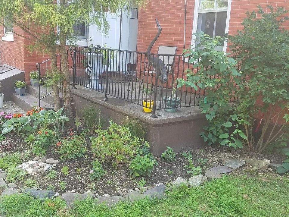 Entrance to apartment