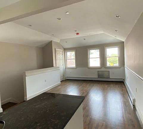 2nd image of 117-49 165th St #2
