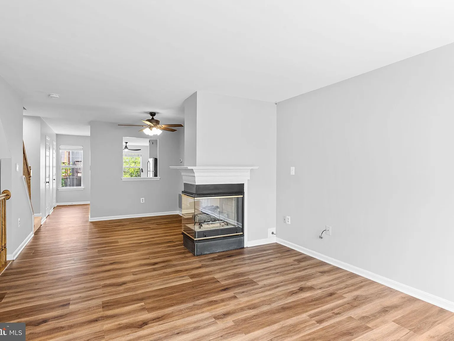 3 bed, 3.5 bath, 1765 sqft, $3,200 — Photo 3