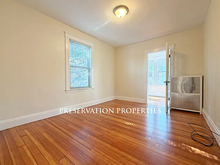 611 Washington St #A — Photo 2