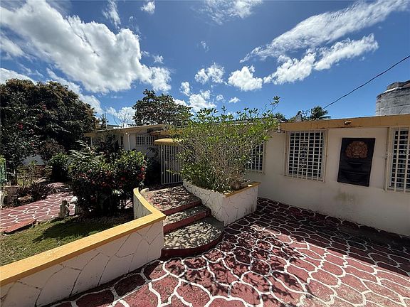 4th image of Bo Barrero