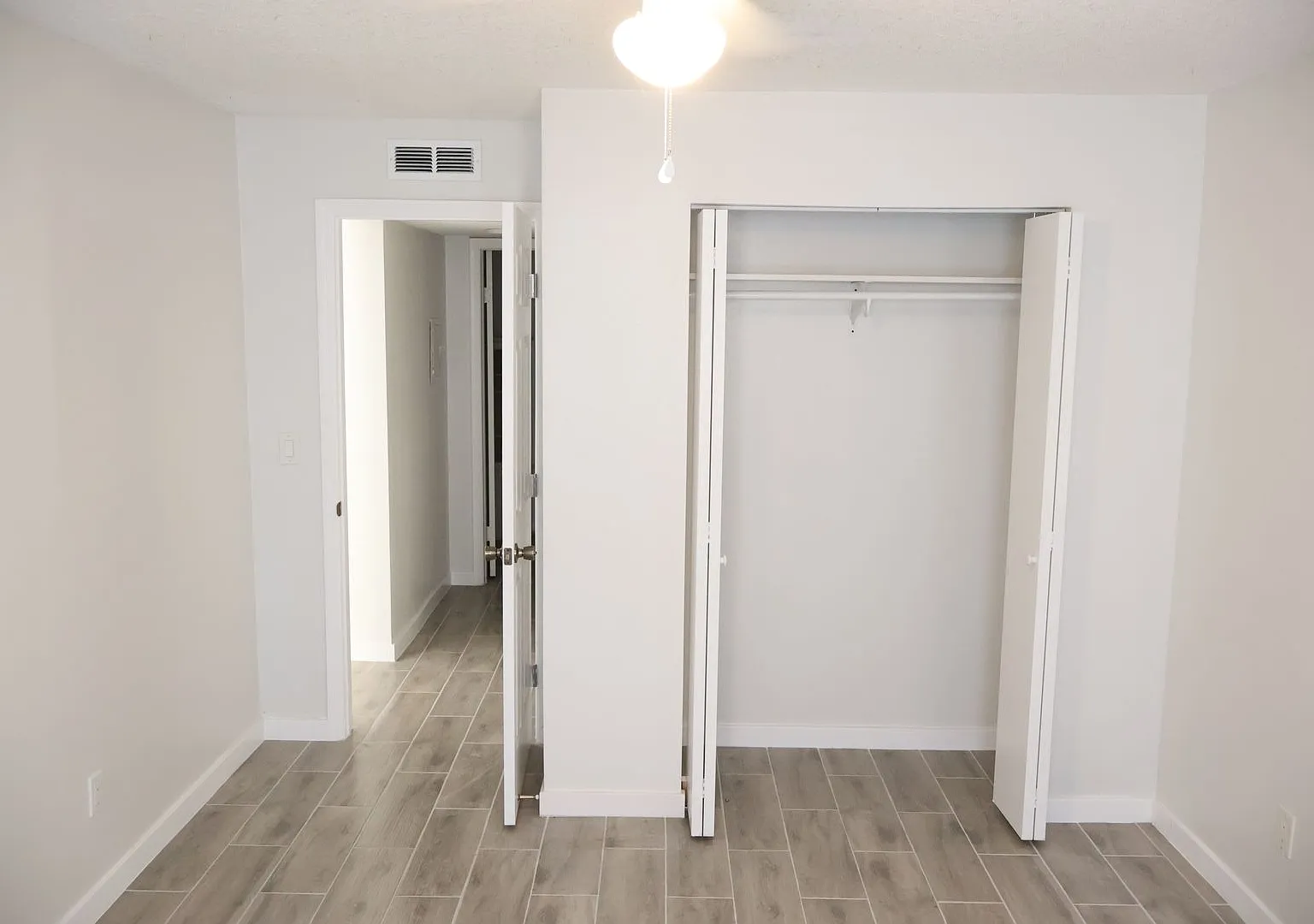 1 bed / 1 bath condo with a bonus den — Photo 4