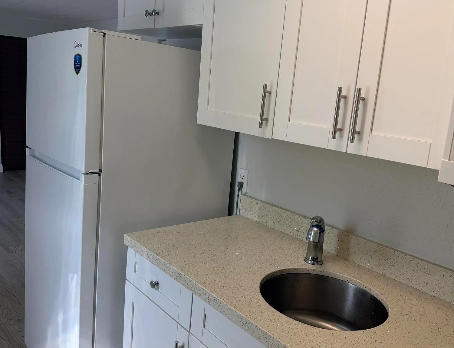 1 bed, 1.0 bath, 1230 sqft, $1,350 — Photo 2