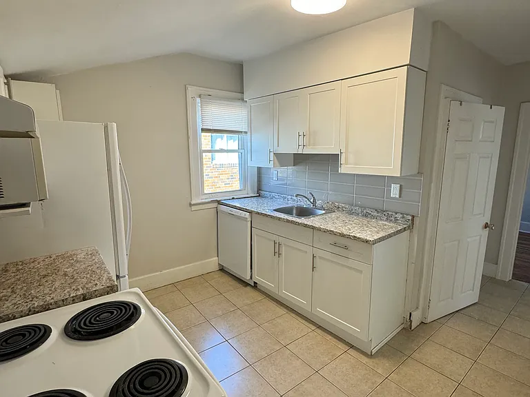 2177 Dougall Ave #1 — Photo 6