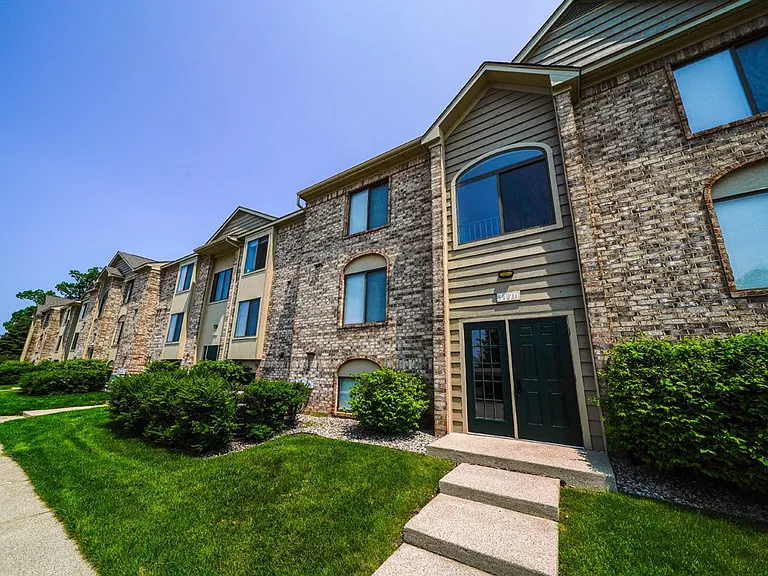 Green Ridge Apartments — Photo 44