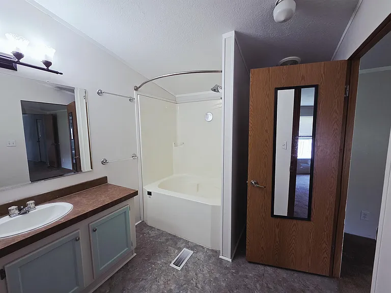 58 Powerline Pl — Photo 8